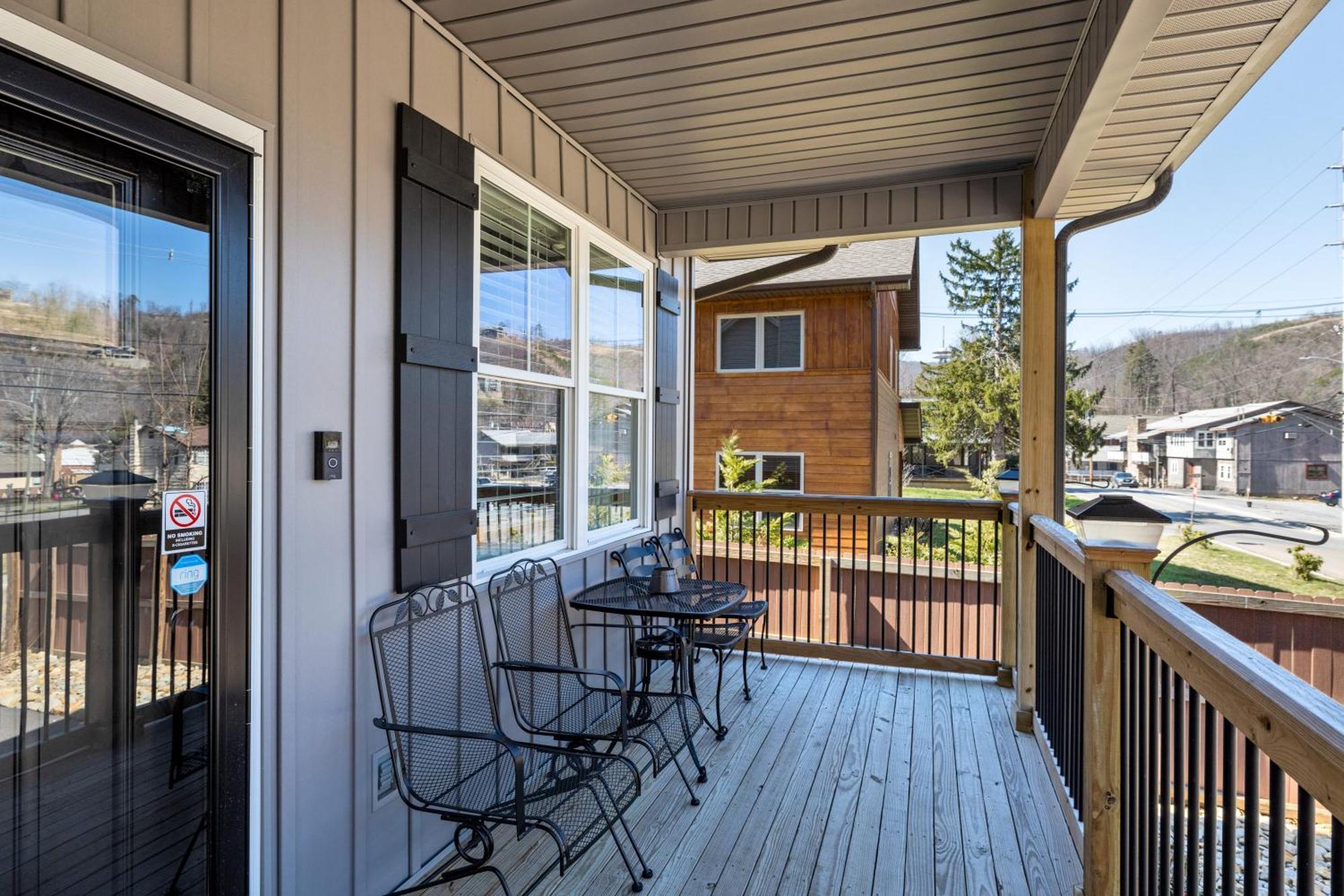 Bear Pass Is A 3 Bed 2 Bath Craftsman Style Home Located Within Walking Distance To Dt Gatlinburg Eksteriør billede